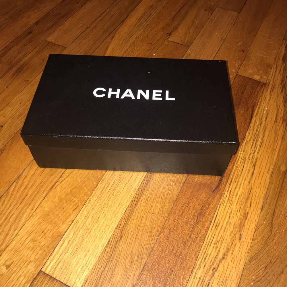 Chanel shoe box (size 40)